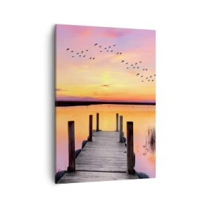 Bild auf Leinwand - Leinwandbild - Ein Pier an einem See bei Sonnenuntergang mit Vögeln am Himmel - 50x70cm - Violette stille Morgendämmerung - Moderne Wanddekoration für Wohnzimmer und Schlafzimmer ARTTOR