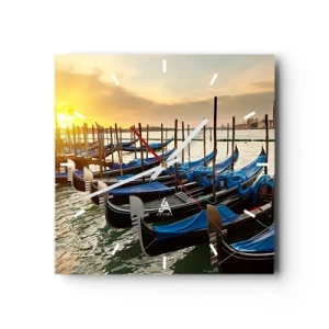 Wanduhr - Glasuhr - Gondeln in Venedig am Morgen im Licht der aufgehenden Sonne - 30x30cm - Bevor das Summen kommt - Moderne Wanddekoration für Wohnzimmer und Schlafzimmer ARTTOR