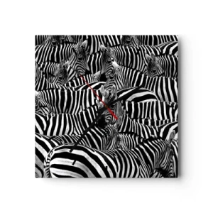 Wanduhr - Glasuhr - Eine Gruppe Zebras mit schwarzen und weißen Streifen, die ein symmetrisches Muster bilden. - 30x30cm - Gestreiftes Gruppenportrait - Moderne Wanddekoration für Wohnzimmer und Schlafzimmer ARTTOR