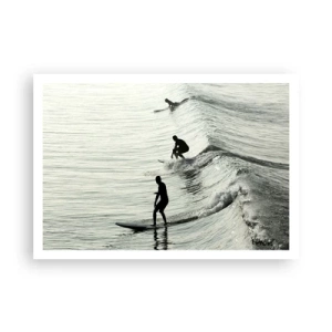 Poster - Surfer auf den Wellen in einer monochromen Aufnahme - 100x70cm - Gegen die Welle - Moderne Wanddekoration für Wohnzimmer und Schlafzimmer ARTTOR