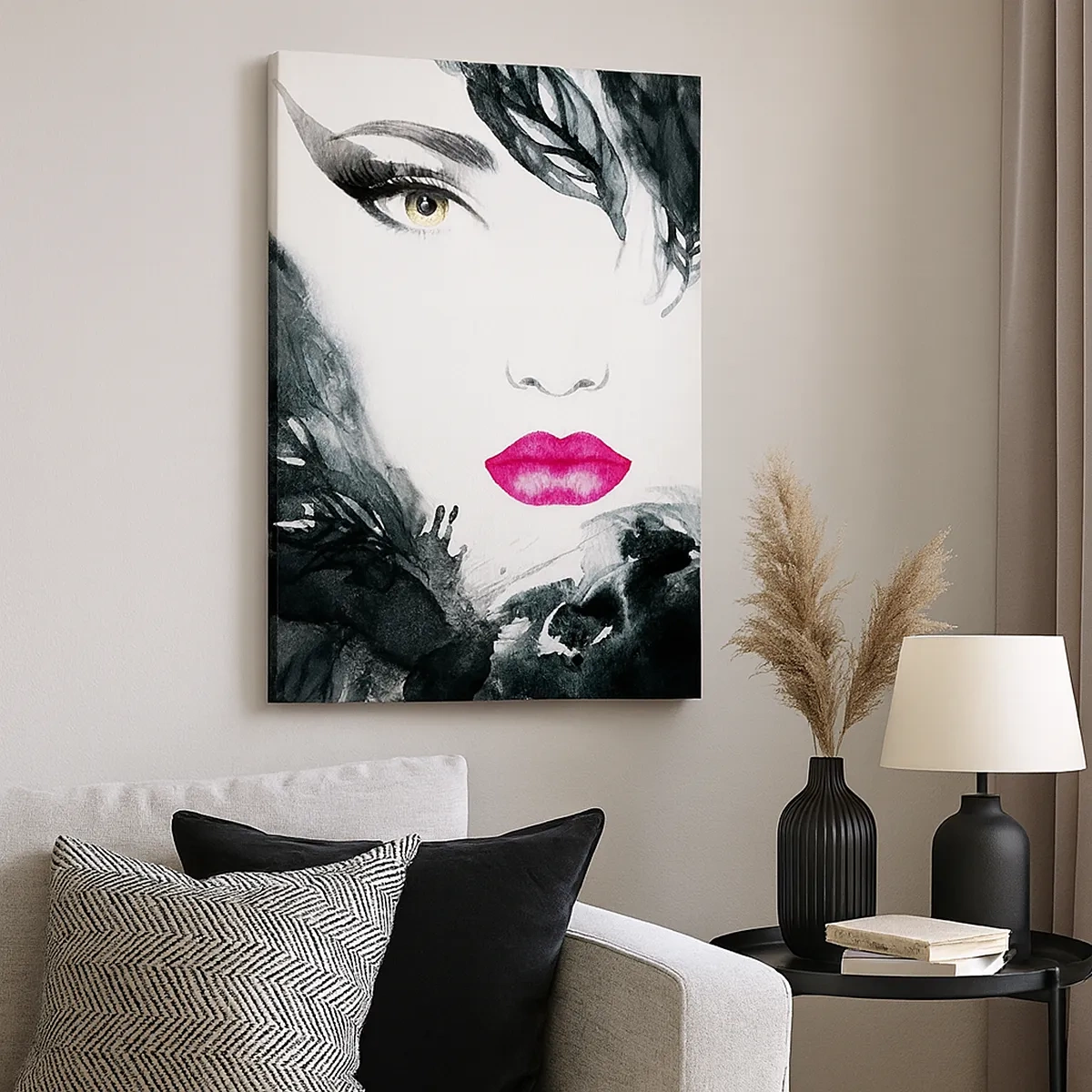 Bild auf Leinwand - Leinwandbild - Künstlerisches Porträt einer Frau mit intensiv rosa Lippen - 50x70cm - Beachtung! Femme fatale - Moderne Wanddekoration für Wohnzimmer und Schlafzimmer ARTTOR