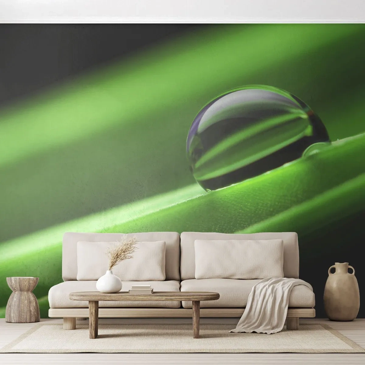 Fototapete Standard Eco - Makrofotografie eines Wassertropfens auf einem grünen Blatt - 100x70cm - Leben hautnah - Moderne Wanddekoration für Wohnzimmer und Schlafzimmer ARTTOR