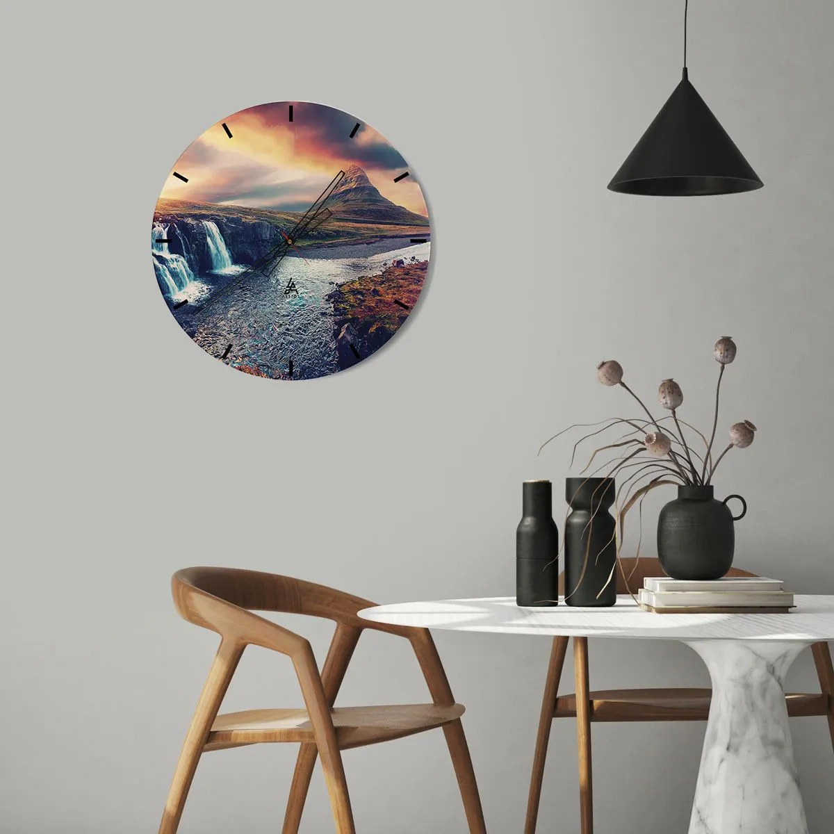 Wanduhr - Glasuhr - Berglandschaft mit Wasserfall bei Sonnenuntergang - 30x30cm - In der Majestät der Natur - Moderne Wanddekoration für Wohnzimmer, Küche und Schlafzimmer ARTTOR