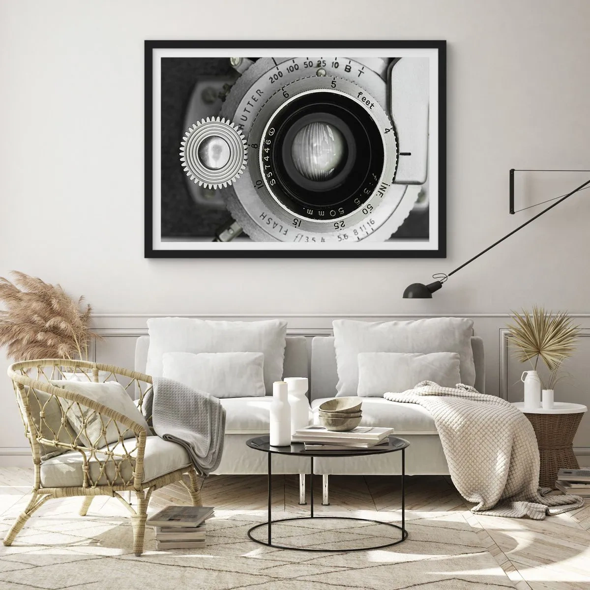 Poster in einem schwarzem Rahmen - Das Objektiv einer alten Kamera - 100x70cm - Eine Story über Hollywood - Moderne Wanddekoration für Wohnzimmer und Schlafzimmer ARTTOR