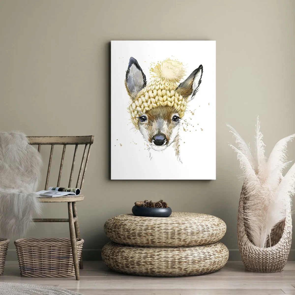 Bild auf Leinwand - Leinwandbild - Aquarell Hirsch in einer gelben Mütze - 50x70cm - Für den Winter im verschneiten Wald - Moderne Wanddekoration für Wohnzimmer und Schlafzimmer ARTTOR