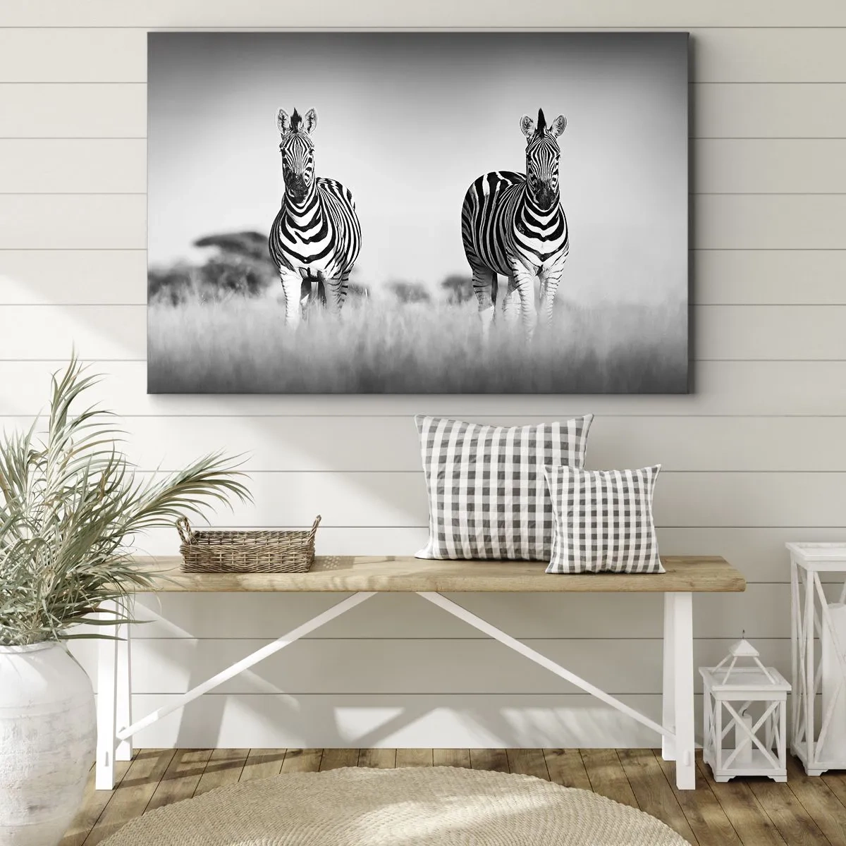 Bild auf Leinwand - Leinwandbild - Zwei Zebras in der Savanne im monochromen Stil - 70x50cm - Die Welt ist doch schwarz-weiß - Moderne Wanddekoration für Wohnzimmer und Schlafzimmer ARTTOR