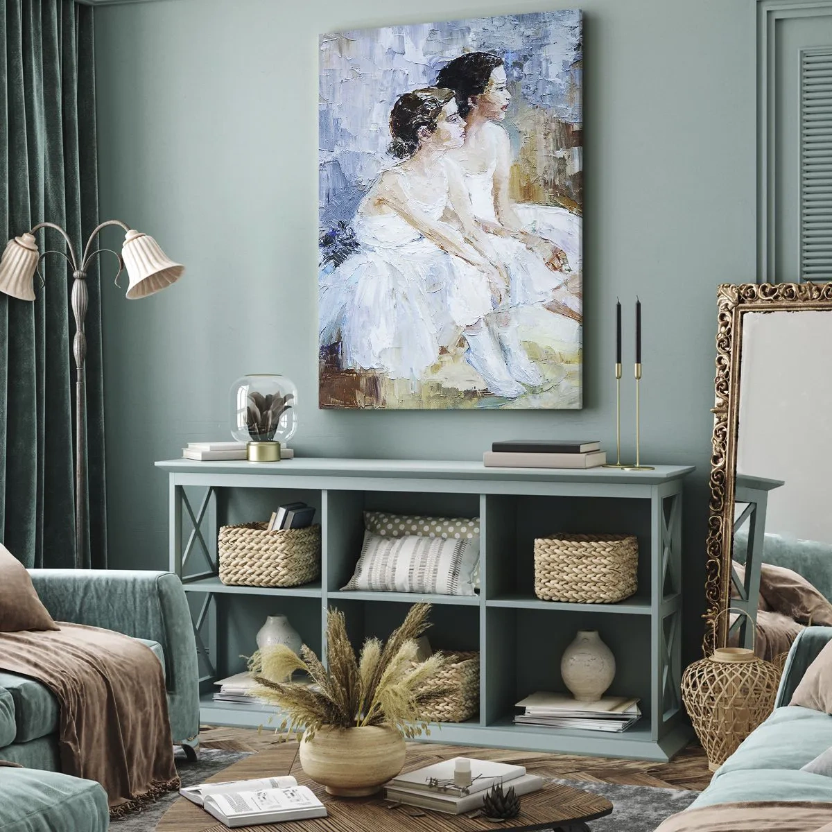 Bild auf Leinwand - Leinwandbild - Zwei Ballerinas in weißen Outfits entspannen vor einem pastellfarbenen Hintergrund. - 50x70cm - Rest der jungen Schwäne - Moderne Wanddekoration für Wohnzimmer und Schlafzimmer ARTTOR