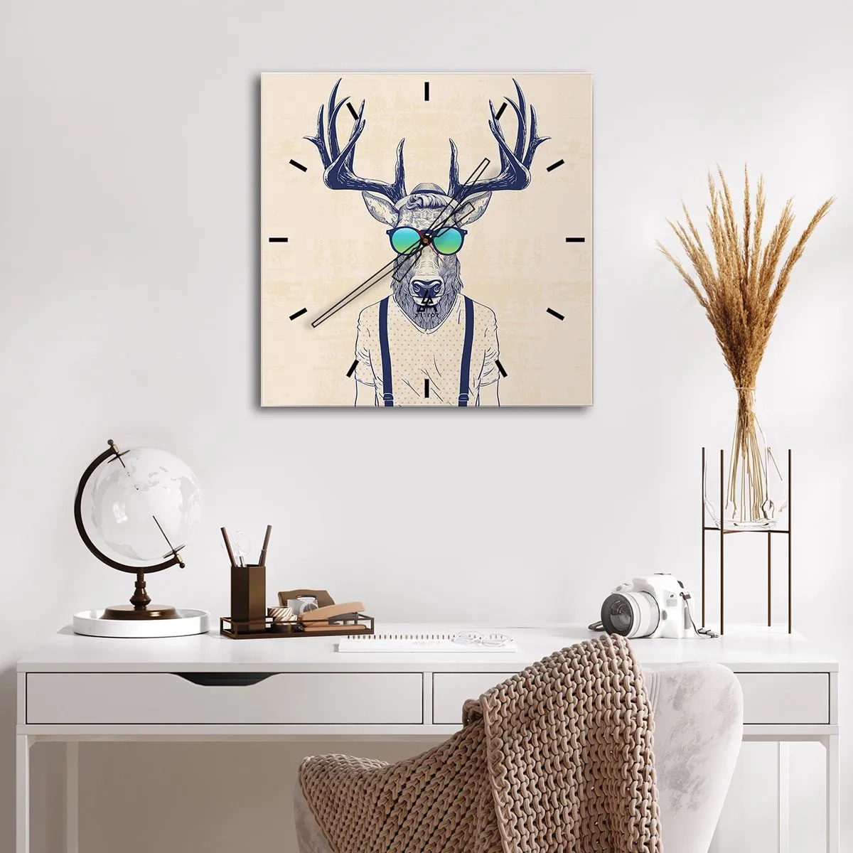 Wanduhr - Glasuhr - Stilisierter Hirsch mit Sonnenbrille - 30x30cm - Wen hast du erwartet? - Moderne Wanddekoration für Wohnzimmer und Schlafzimmer ARTTOR