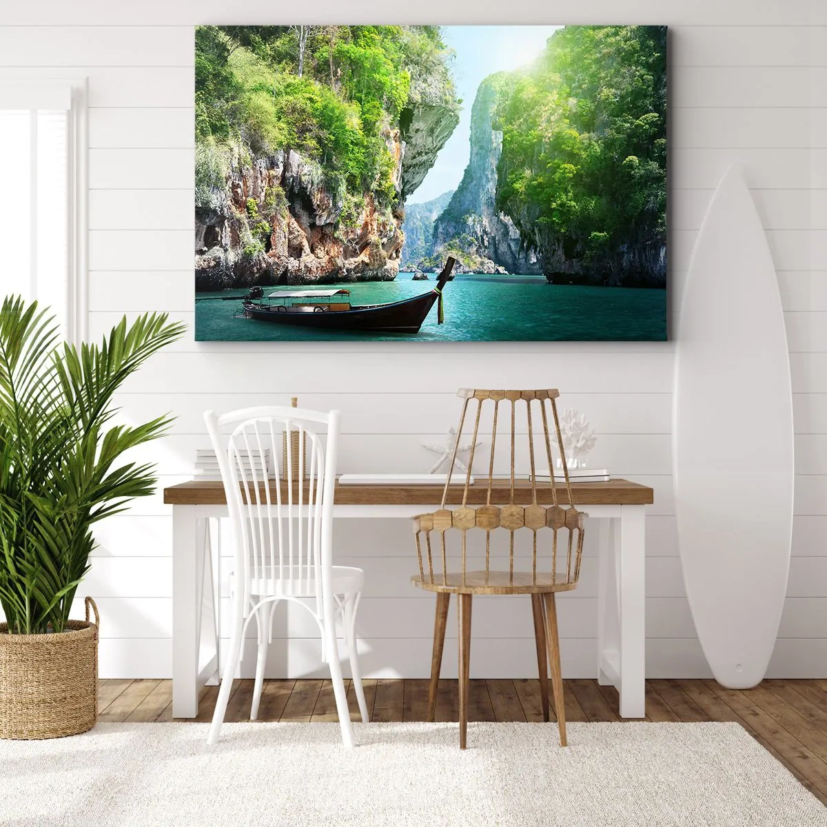 Bild auf Leinwand - Leinwandbild - Ein traditionelles Boot vor der Kulisse tropischer Klippen und türkisfarbenem Wasser - 70x50cm - Eine Einladung zu einer exotischen Reise - Moderne Wanddekoration für Wohnzimmer und Schlafzimmer ARTTOR