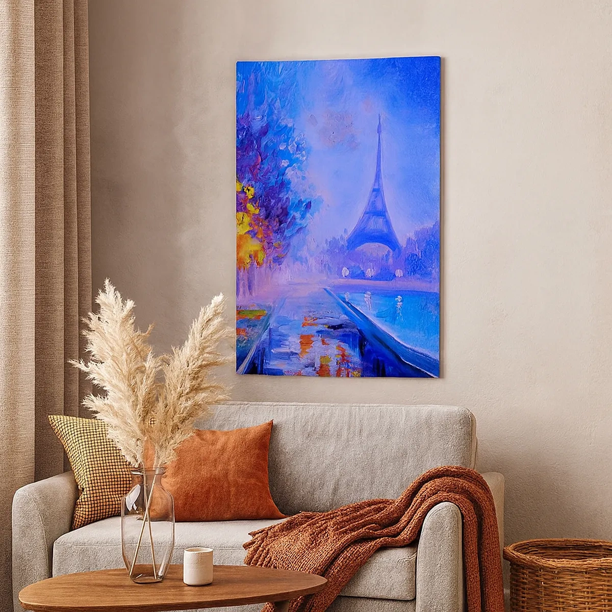 Bild auf Leinwand - Leinwandbild - Eine Allee mit Lampen in Paris mit dem Eiffelturm im Hintergrund - 50x70cm - Ein Traumspaziergang - Moderne Wanddekoration für Wohnzimmer und Schlafzimmer ARTTOR