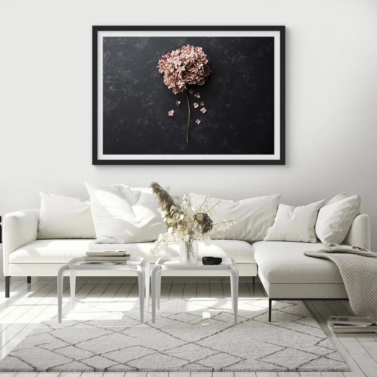 Poster in einem schwarzem Rahmen - Eine zarte Hortensienblüte auf dunklem Hintergrund - 100x70cm - Wirklich romantisches Zeichen - Moderne Wanddekoration für Wohnzimmer und Schlafzimmer ARTTOR