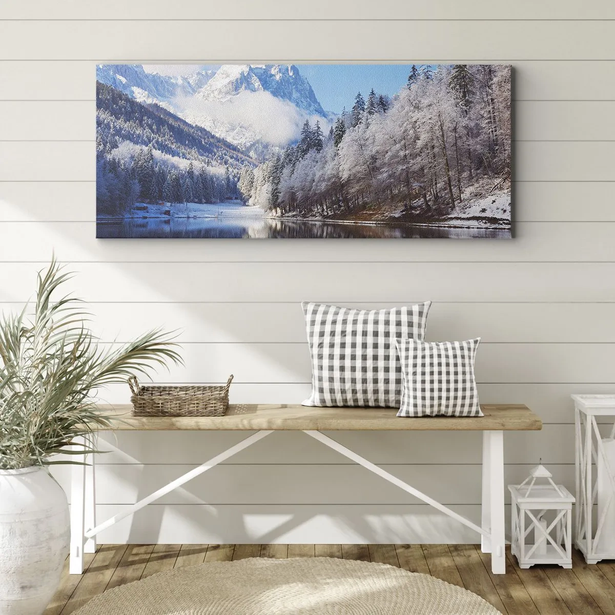 Bild auf Leinwand - Leinwandbild - Winterliche Berglandschaft mit schneebedeckten Bäumen und einem See - 160x50cm - Schneefang - Moderne Wanddekoration für Wohnzimmer und Schlafzimmer ARTTOR