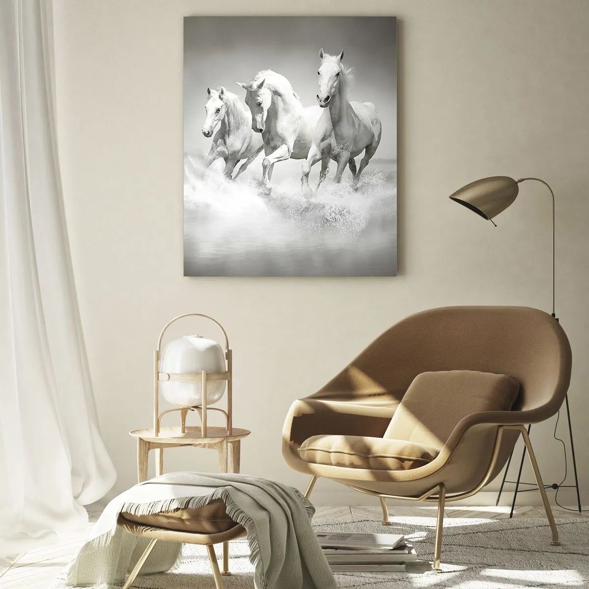 Glasbild - Bild auf glas - Drei weiße Pferde galoppieren durch das Wasser - 70x100cm - Weißer Wahnsinn - Moderne Wanddekoration für Wohnzimmer und Schlafzimmer ARTTOR