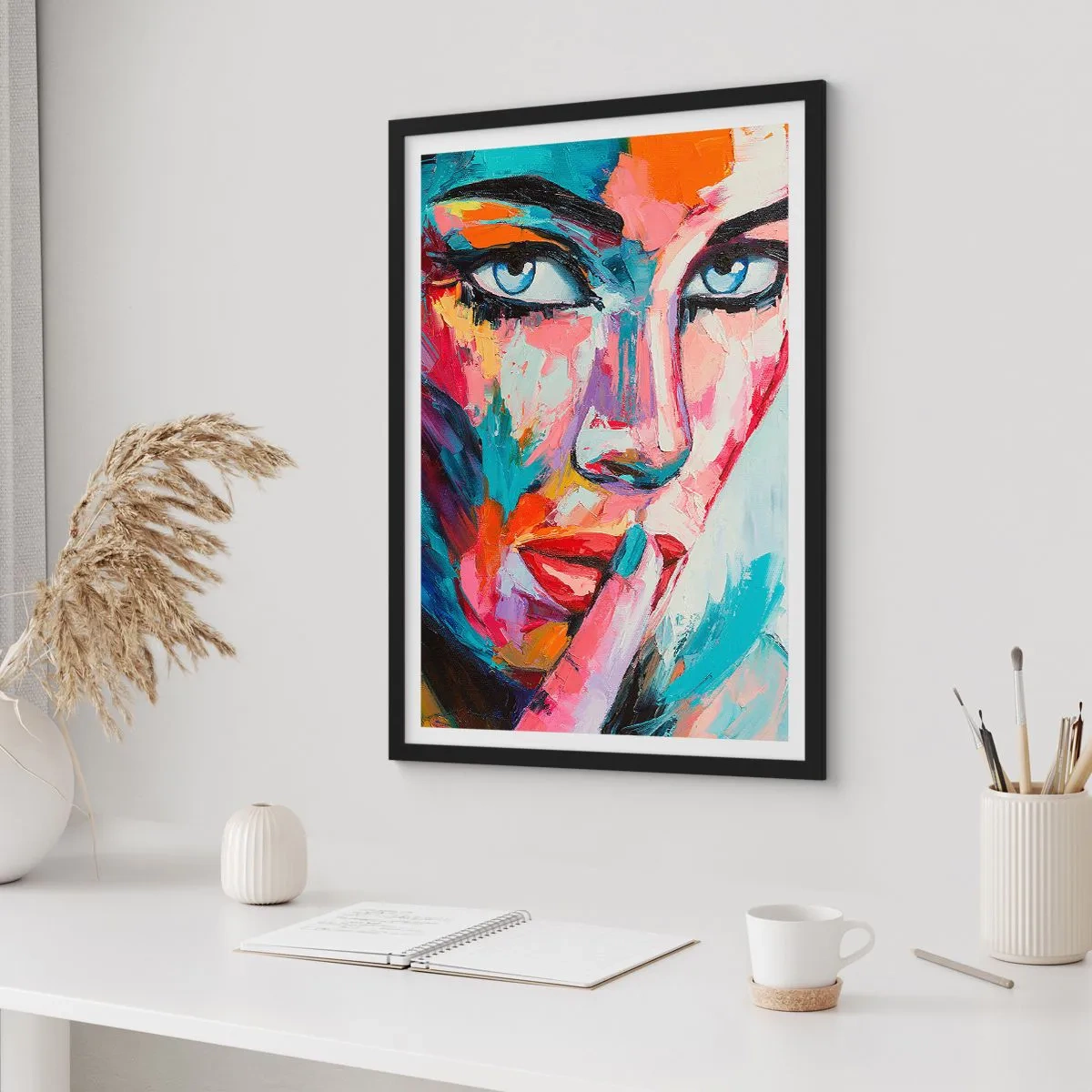 Poster in einem schwarzem Rahmen - Farbenfrohes Frauenporträt im ausdrucksstarken Stil - 50x70cm - Unser erstes Geheimnis - Moderne Wanddekoration für Wohnzimmer und Schlafzimmer ARTTOR