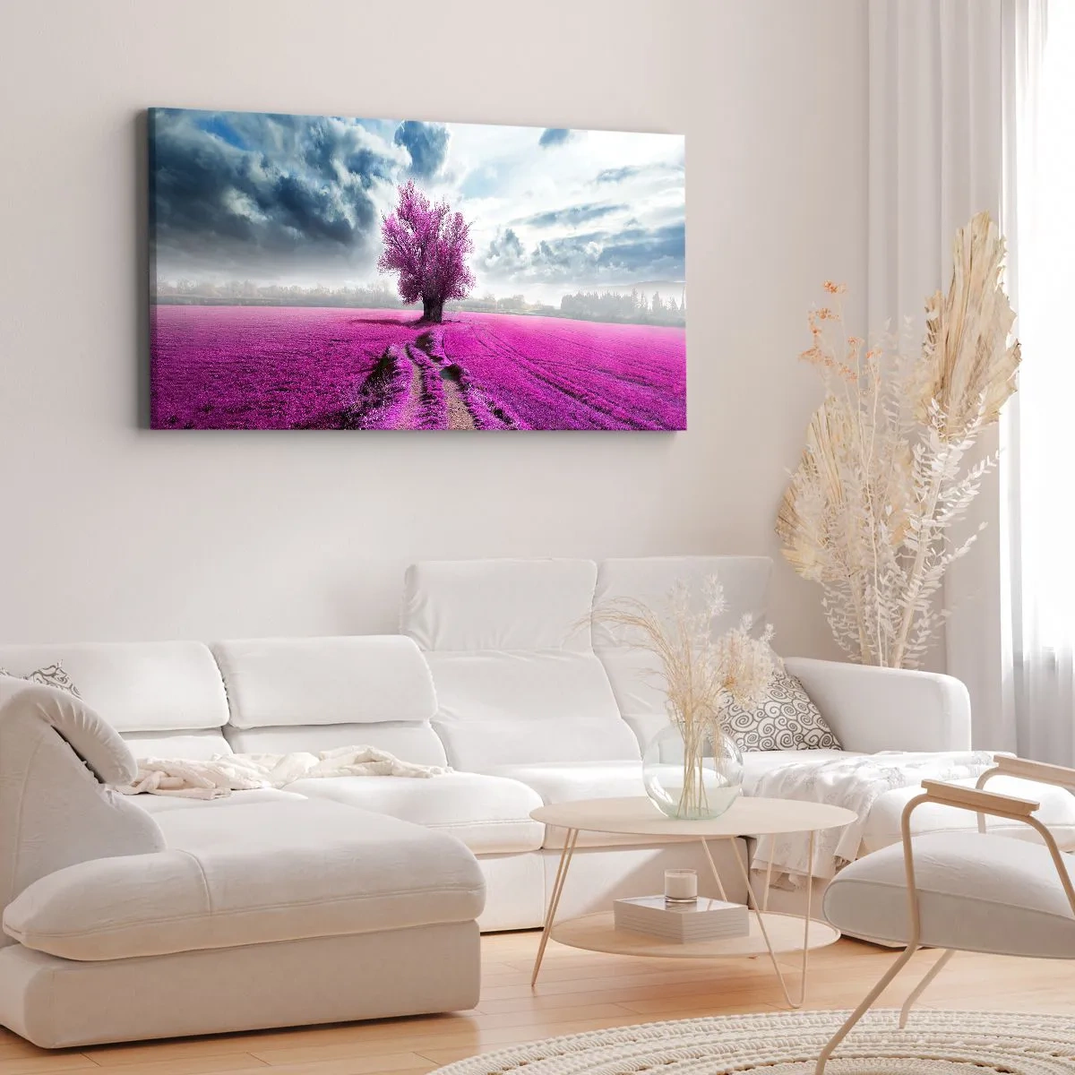 Bild auf Leinwand - Leinwandbild - Ein einsamer Baum auf einem Feld in einem intensiven Rosaton - 120x50cm - Heide - Wildnis - Moderne Wanddekoration für Wohnzimmer und Schlafzimmer ARTTOR