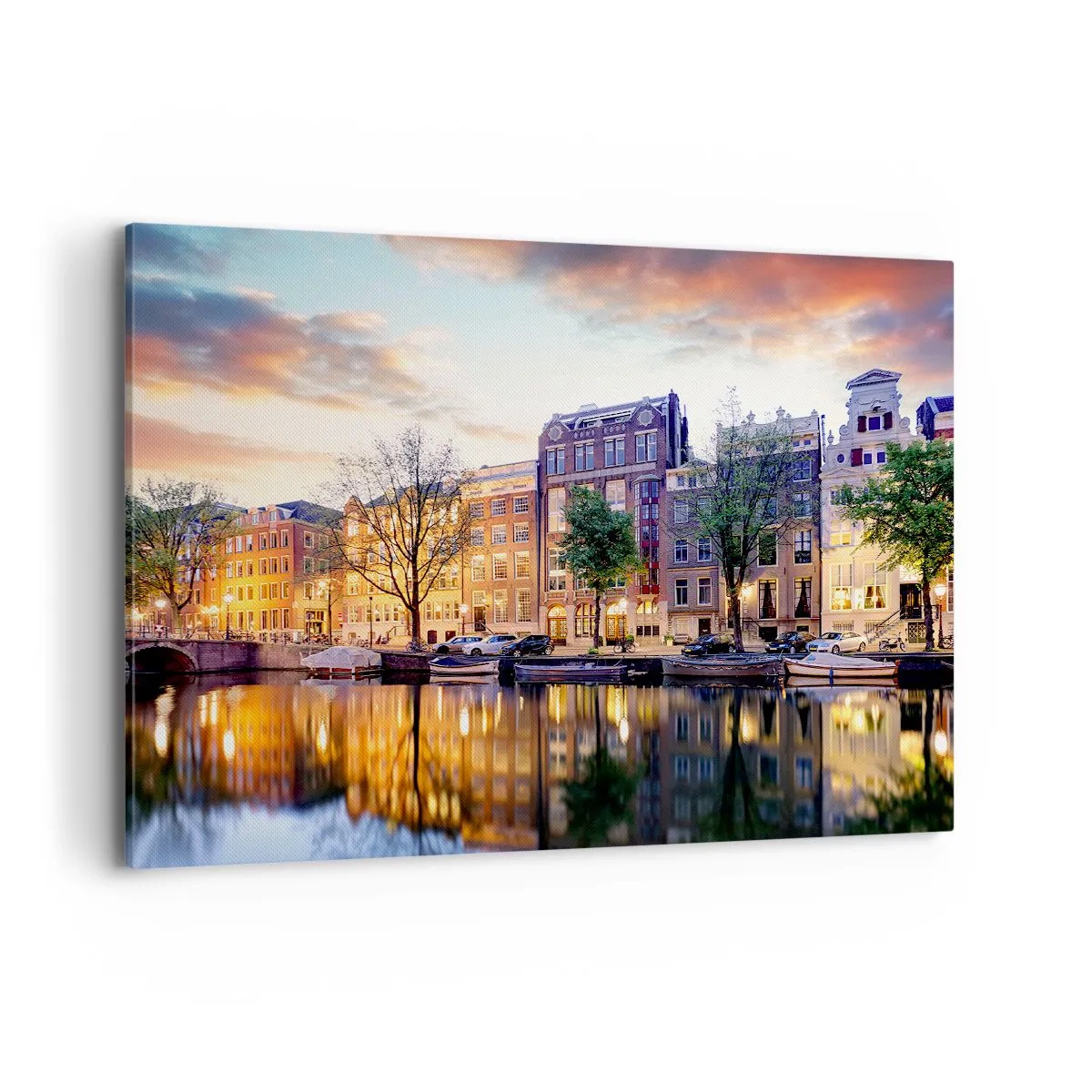 Bild auf Leinwand - Leinwandbild - Kanal mit Spiegelung von Mietshäusern im Abendlicht - 100x70cm - Zurückhaltende und gelassene niederländische Schönheit - Moderne Wanddekoration für Wohnzimmer und Schlafzimmer ARTTOR