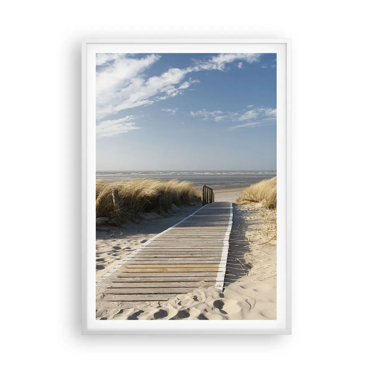 Poster in einem weißen Rahmen - Hinter der Düne, im Rauschen des Grases - 70x100 cm