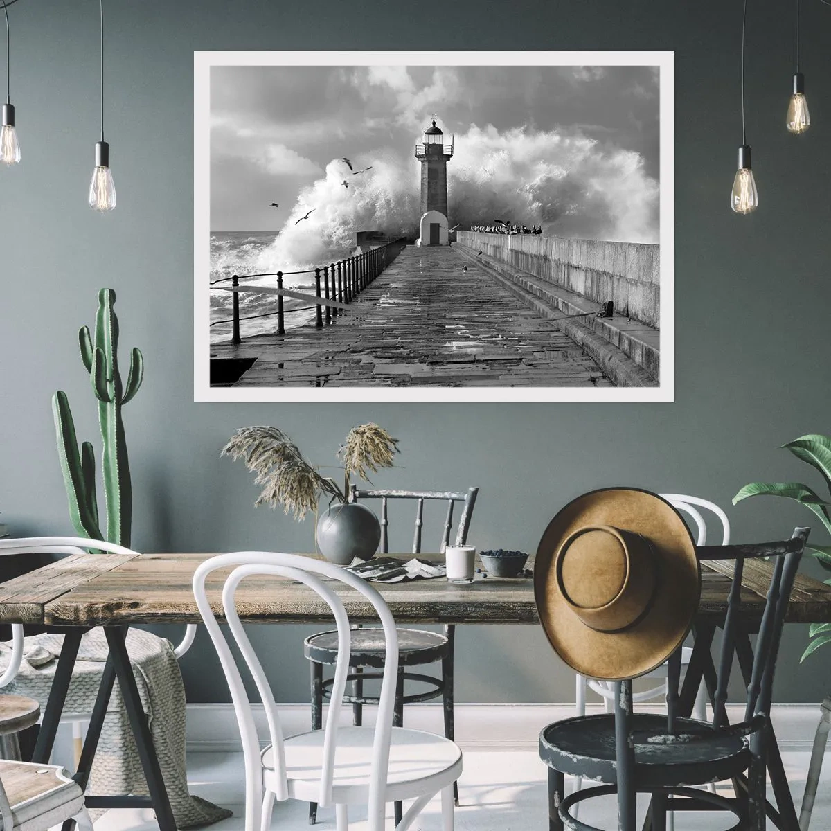 Poster - Ein Leuchtturm, umgeben von Wellen während eines Sturms - 100x70cm - Furchtlos - Moderne Wanddekoration für Wohnzimmer und Schlafzimmer ARTTOR