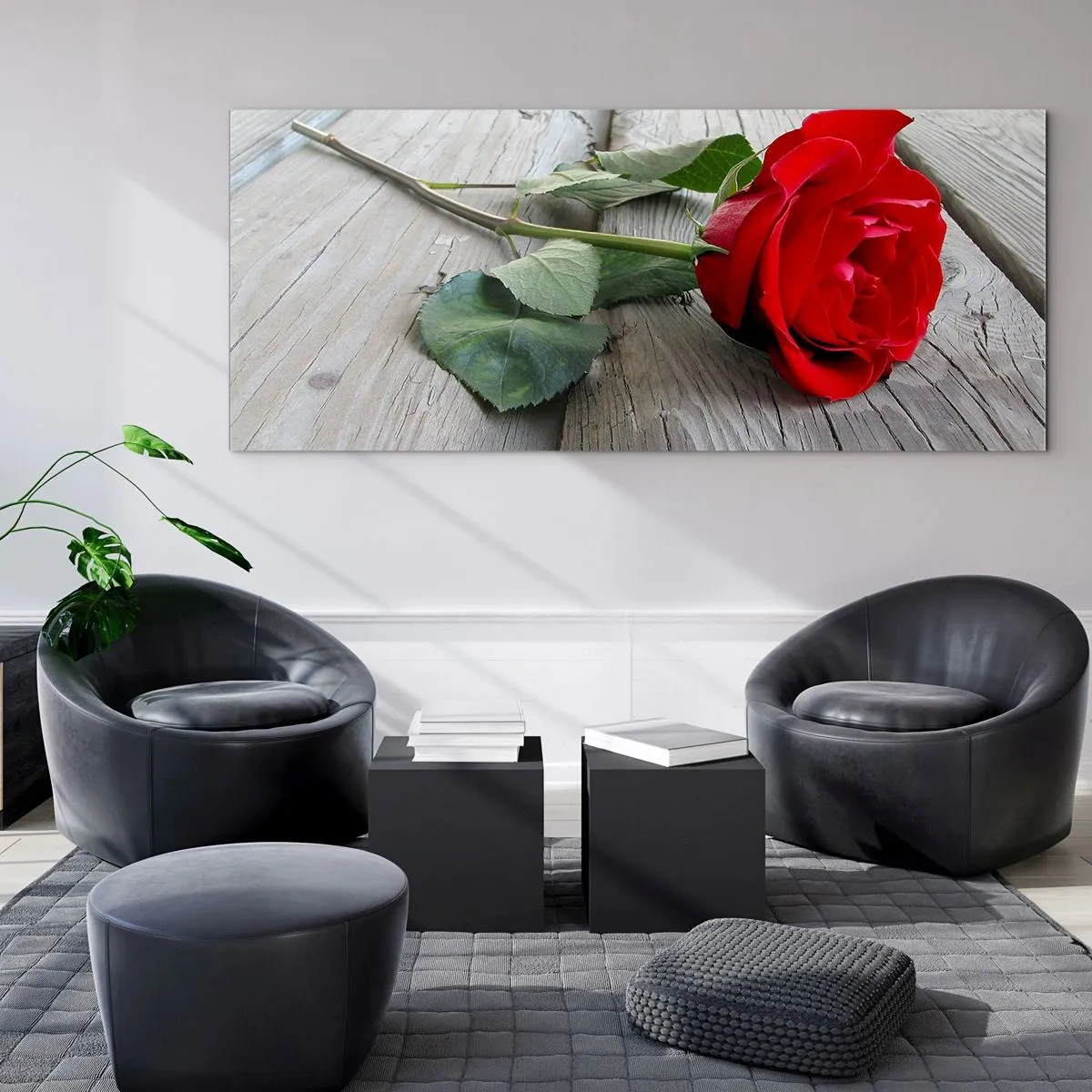 Glasbild - Bild auf glas - Rote Rose auf einem hölzernen Hintergrund - 140x50cm - Eine Studie in Scharlachrot - Moderne Wanddekoration für Wohnzimmer und Schlafzimmer ARTTOR
