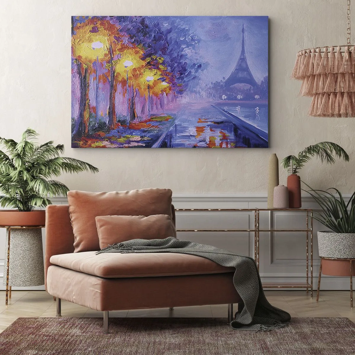 Bild auf Leinwand - Leinwandbild - Eine Allee mit Lampen in Paris mit dem Eiffelturm im Hintergrund - 120x80cm - Ein Traumspaziergang - Moderne Wanddekoration für Wohnzimmer und Schlafzimmer ARTTOR