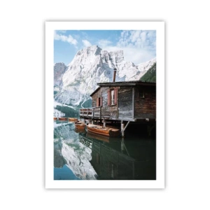 Poster - Holzhaus an einem Bergsee - 50x70cm - Kristallklarer Bergmorgen - Moderne Wanddekoration für Wohnzimmer und Schlafzimmer ARTTOR