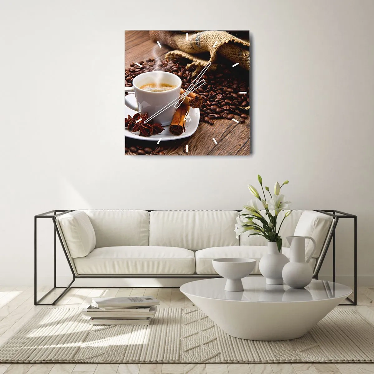 Wanduhr - Glasuhr - Eine Tasse Kaffee mit Zimt und Anis auf einem Hintergrund aus Kaffeebohnen - 30x30cm - Würziger Geschmack und Aroma - Moderne Wanddekoration für Wohnzimmer und Schlafzimmer ARTTOR