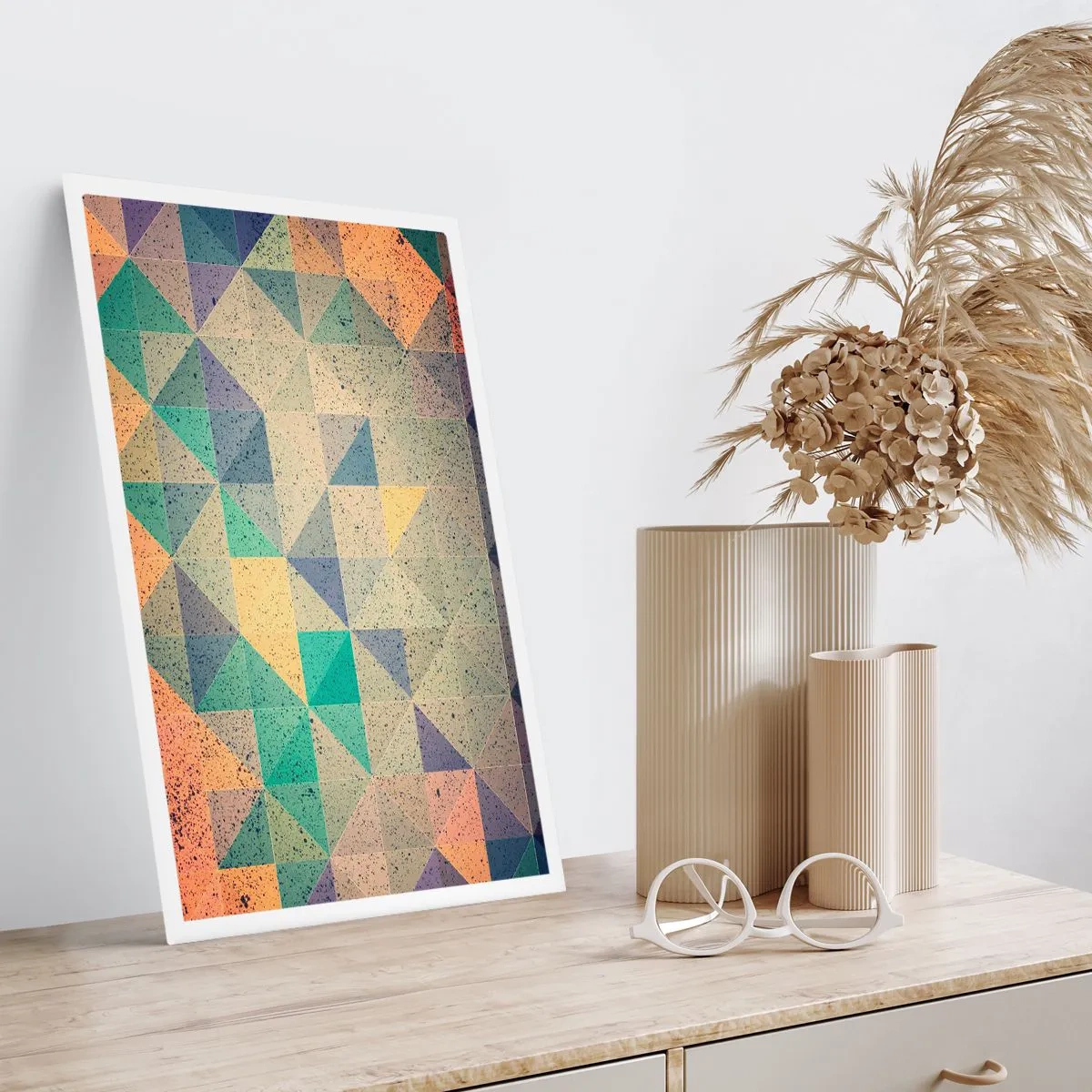 Poster - Bunte Abstraktion mit einem geometrischen Muster aus Dreiecken - 50x70cm - Republik der Dreiecke - Moderne Wanddekoration für Wohnzimmer und Schlafzimmer ARTTOR
