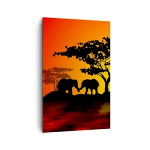 Bild auf Leinwand - Leinwandbild - Afrikanischer Sonnenuntergang mit Silhouetten von Elefanten und Giraffen über dem Wasser - 80x120cm - Treffen in der Savanne - Moderne Wanddekoration für Wohnzimmer und Schlafzimmer ARTTOR