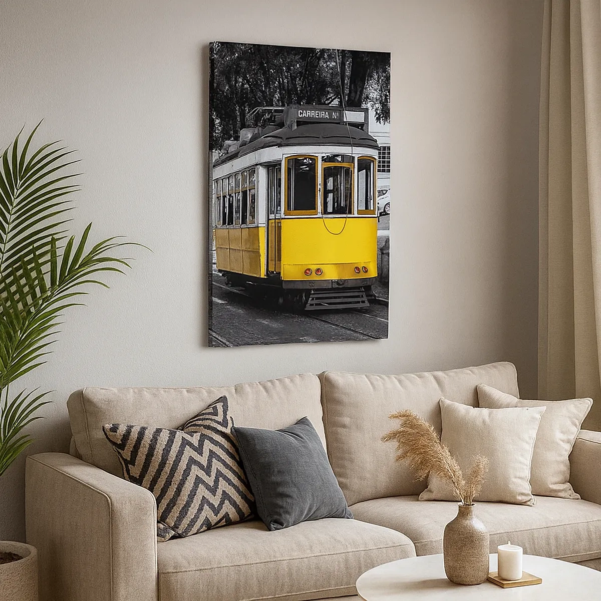 Bild auf Leinwand - Leinwandbild - Eine gelbe Straßenbahn vor dem Hintergrund einer schwarz-weißen Straße - 50x70cm - Und Fado im Hintergrund - Moderne Wanddekoration für Wohnzimmer und Schlafzimmer ARTTOR