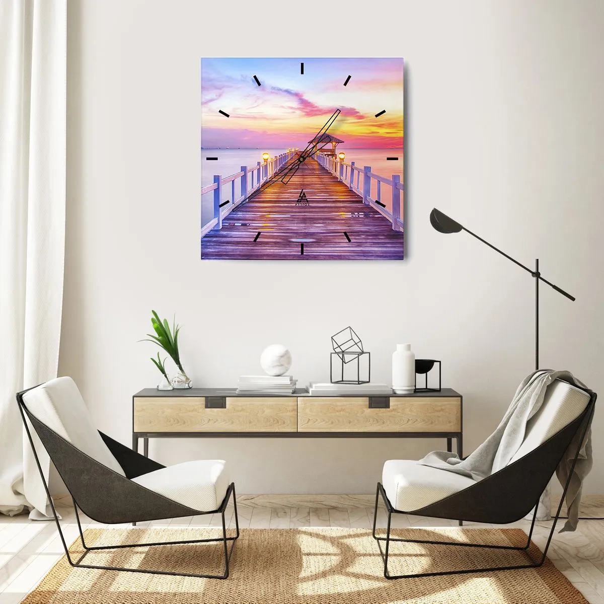 Wanduhr - Glasuhr - Ein Pier über dem Wasser bei Sonnenuntergang in Pastellfarben - 30x30cm - Die lila-goldene Stille des Abends - Moderne Wanddekoration für Wohnzimmer und Schlafzimmer ARTTOR