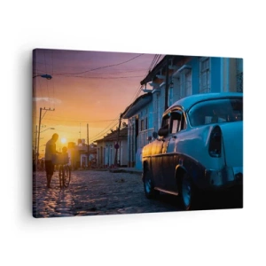 Bild auf Leinwand - Leinwandbild - Retro-Auto und Fahrrad auf der Straße im Licht der untergehenden Sonne - 70x50cm - Hier vergeht die Zeit - Moderne Wanddekoration für Wohnzimmer und Schlafzimmer ARTTOR