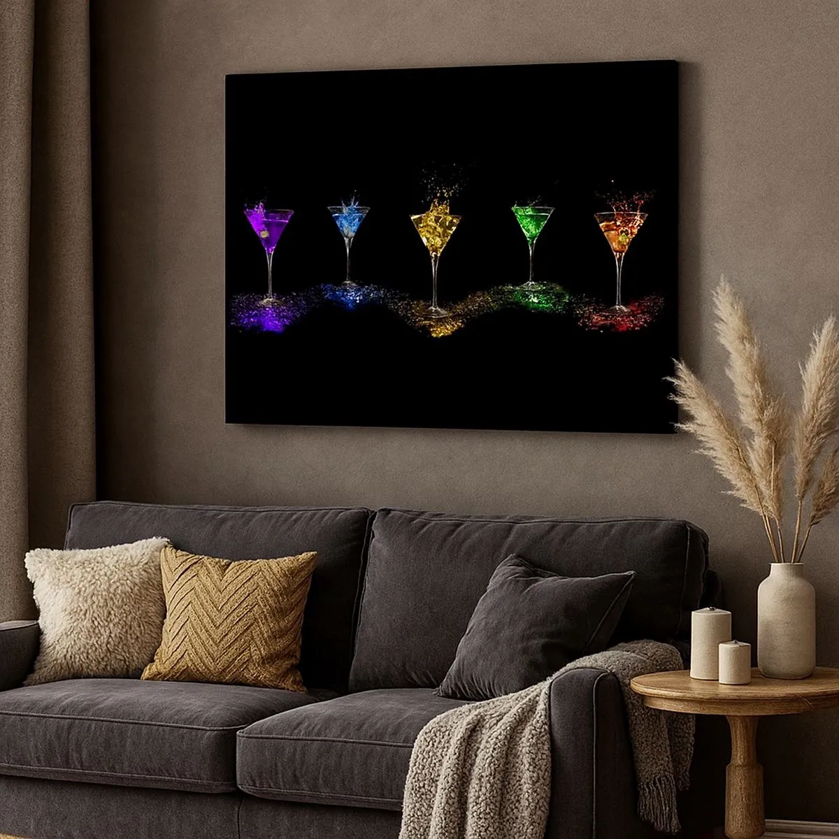 Bild auf Leinwand - Leinwandbild - Bunte Cocktails in Gläsern auf schwarzem Hintergrund - 70x50cm - Farben der Freude in Kristallglas - Moderne Wanddekoration für Wohnzimmer und Schlafzimmer ARTTOR