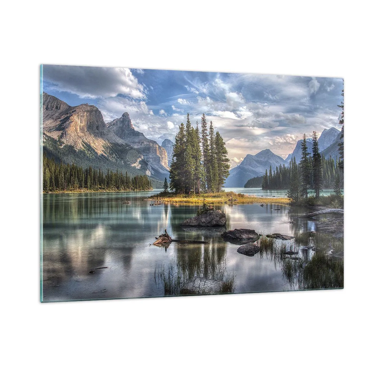 Glasbild - Bild auf glas - Ein malerischer See mit einer Insel und Bergen im Hintergrund - 120x80cm - An dem tollen und sauberen Wasser ... - Moderne Wanddekoration für Wohnzimmer und Schlafzimmer ARTTOR