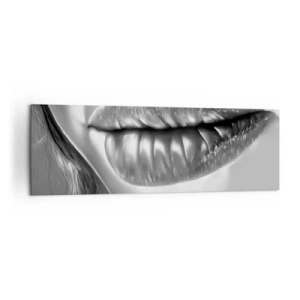 Bild auf Leinwand - Leinwandbild - Schwarz-weiße Nahaufnahme der Lippen einer Frau mit Glanzeffekt und Details. - 160x50cm - Ich weiß, was du denkst… - Moderne Wanddekoration für Wohnzimmer und Schlafzimmer ARTTOR