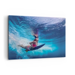 Bild auf Leinwand - Leinwandbild - Ein Surfer unter Wasser in einer dynamischen Komposition in Blautönen. - 100x70cm - Tiefe der Freude - Moderne Wanddekoration für Wohnzimmer und Schlafzimmer ARTTOR