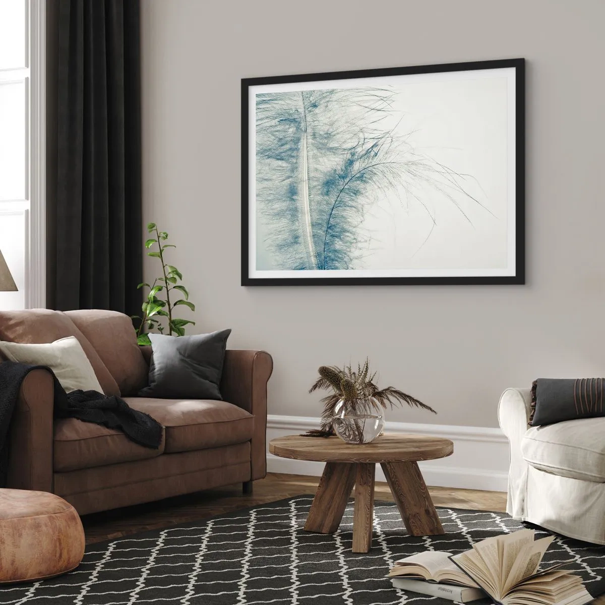 Poster in einem schwarzem Rahmen - Eine zarte Feder in Pastelltönen auf hellem Untergrund - 100x70cm - Flüstern der Natur - Moderne Wanddekoration für Wohnzimmer und Schlafzimmer ARTTOR