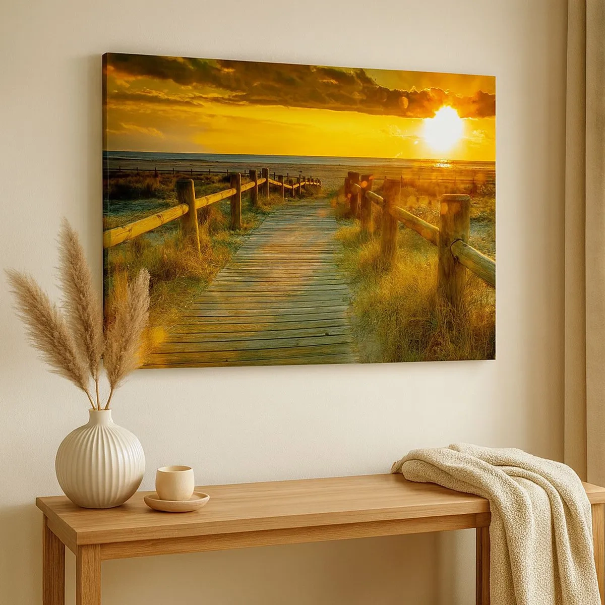 Bild auf Leinwand - Leinwandbild - Ein Holzweg, der im Schein der untergehenden Sonne zum Strand führt - 70x50cm - In altem Gold gebadet - Moderne Wanddekoration für Wohnzimmer und Schlafzimmer ARTTOR