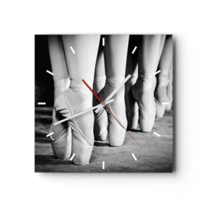 Wanduhr - Glasuhr - Schwarz-Weiß-Aufnahme der Ballettschuhe einer Tänzerin - 30x30cm - Gemeinsam, leicht - Moderne Wanddekoration für Wohnzimmer und Schlafzimmer ARTTOR
