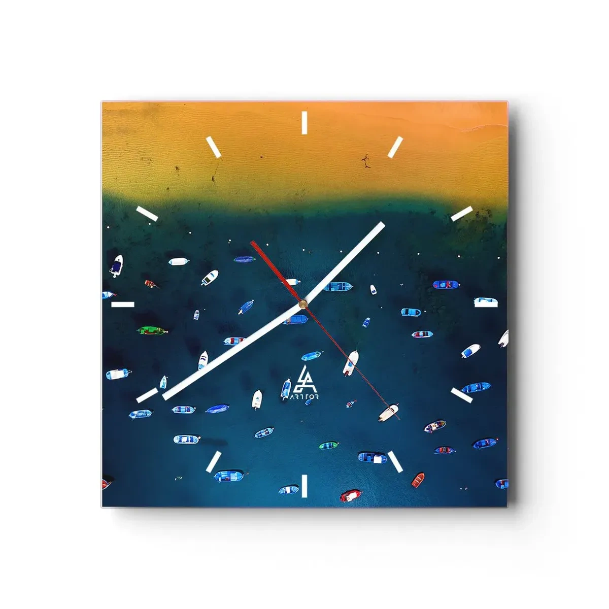 Wanduhr - Glasuhr - Luftaufnahme von Booten auf dem Wasser und einem Sandstrand - 30x30cm - Feiertagsspiel - Moderne Wanddekoration für Wohnzimmer und Schlafzimmer ARTTOR