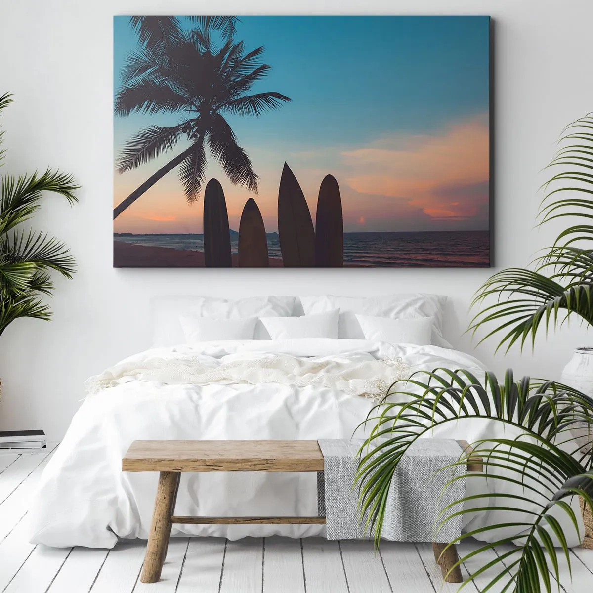 Bild auf Leinwand - Leinwandbild - Surfbretter vor der Kulisse einer Palme und eines Sonnenuntergangs - 120x80cm - Morgen wird es auch lustig - Moderne Wanddekoration für Wohnzimmer und Schlafzimmer ARTTOR