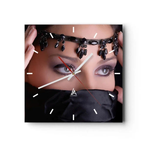Wanduhr - Glasuhr - Porträt einer Frau mit dekorativem Schmuck vor schwarzem Hintergrund - 30x30cm - Orientalisches verführerisches Geheimnis - Moderne Wanddekoration für Wohnzimmer und Schlafzimmer ARTTOR