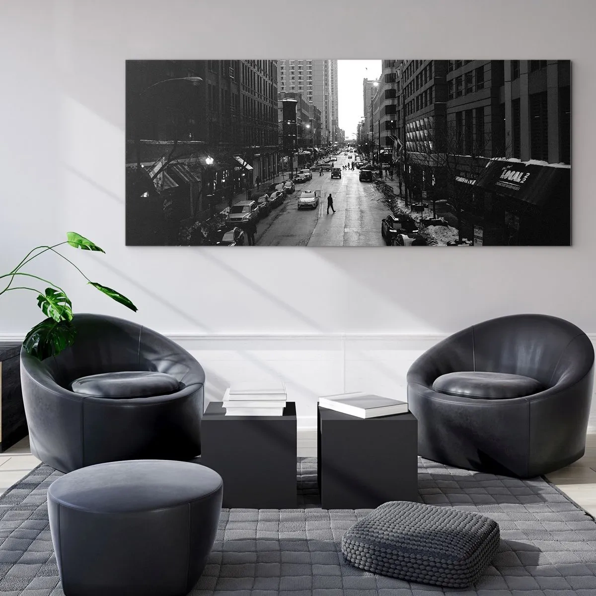 Glasbild - Bild auf glas - Eine schwarz-weiße Straße mitten in der Stadt mit Autos und Fußgängern - 120x50cm - Ein weiterer Tag wie jeder andere Tag - Moderne Wanddekoration für Wohnzimmer und Schlafzimmer ARTTOR