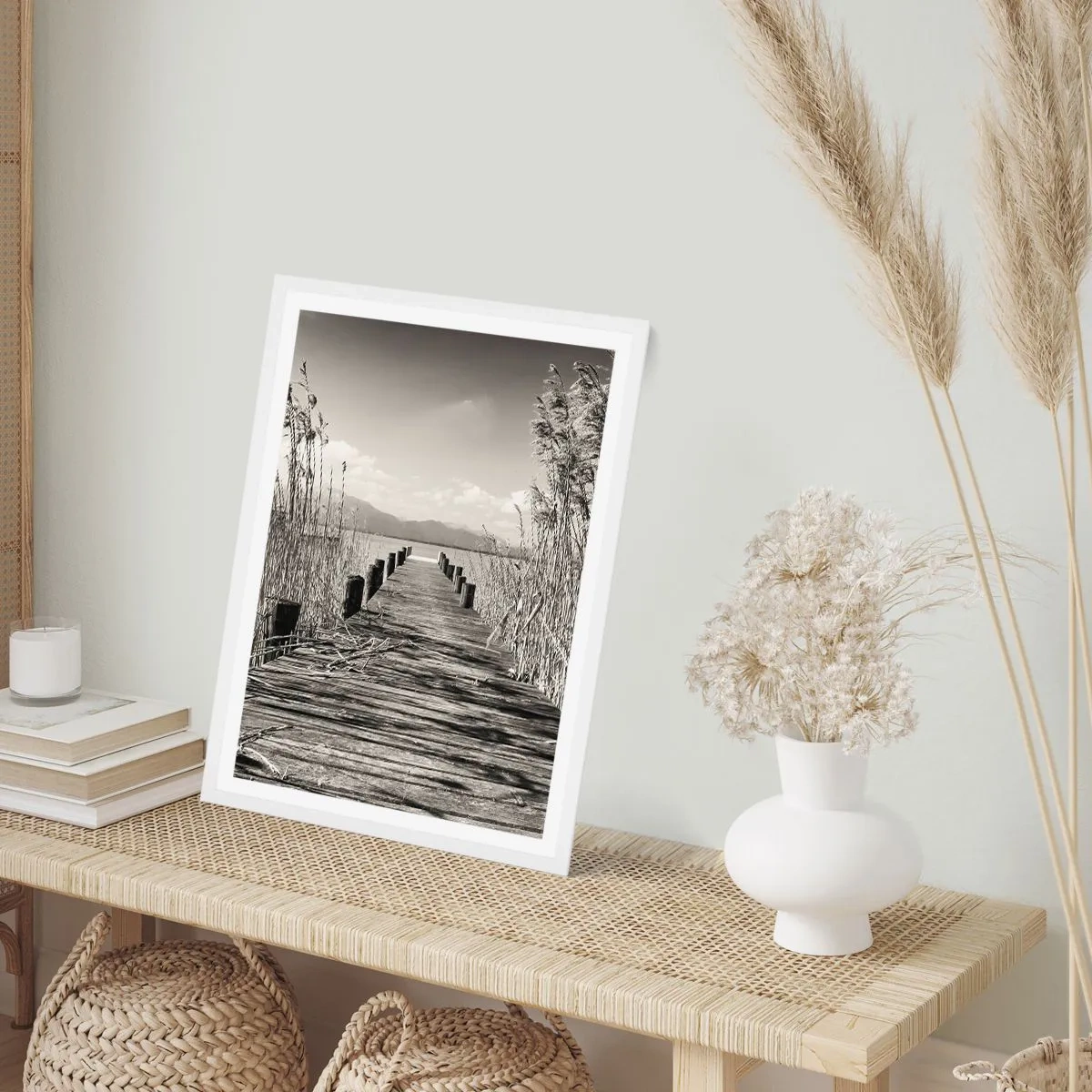 Poster in einem weißen Rahmen - In der Stille des Grases - 61x91 cm