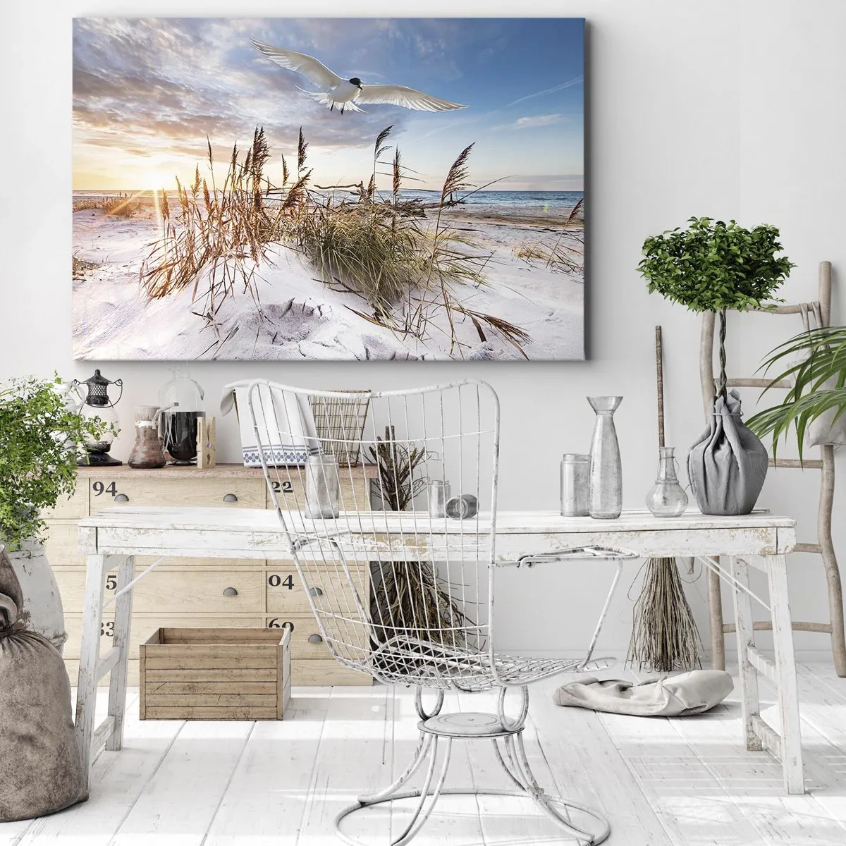 Bild auf Leinwand - Leinwandbild - Strand mit fliegenden Möwen bei Sonnenuntergang - 120x80cm - Wind vom Meer - Moderne Wanddekoration für Wohnzimmer und Schlafzimmer ARTTOR