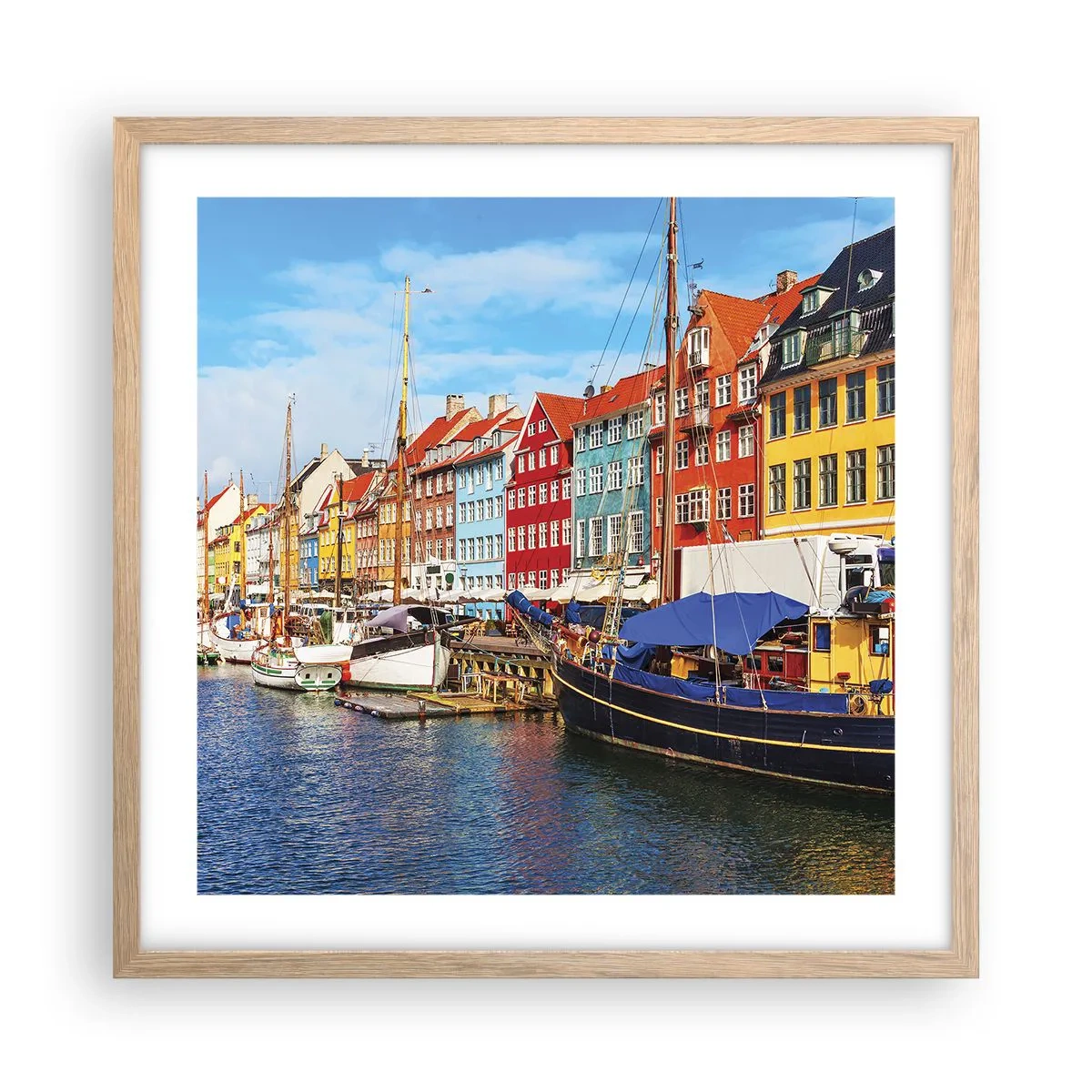 Poster in einem Rahmen aus heller Eiche - Fröhlicher Kai - 50x50 cm