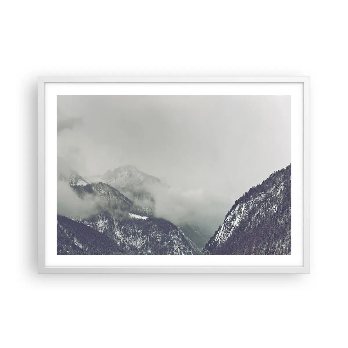 Poster in einem weißen Rahmen - Nebliges Tal - 70x50 cm