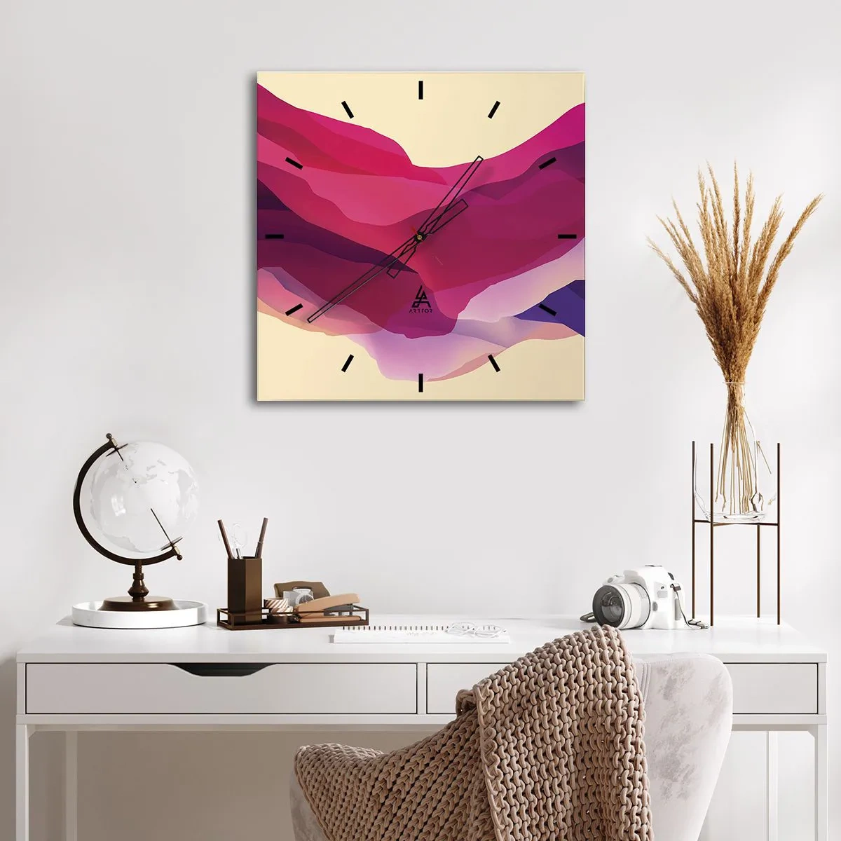 Wanduhr - Glasuhr - Abstrakte Wellen in Lila- und Rosatönen auf hellem Hintergrund - 30x30cm - Lila Wellen - Moderne Wanddekoration für Wohnzimmer und Schlafzimmer ARTTOR