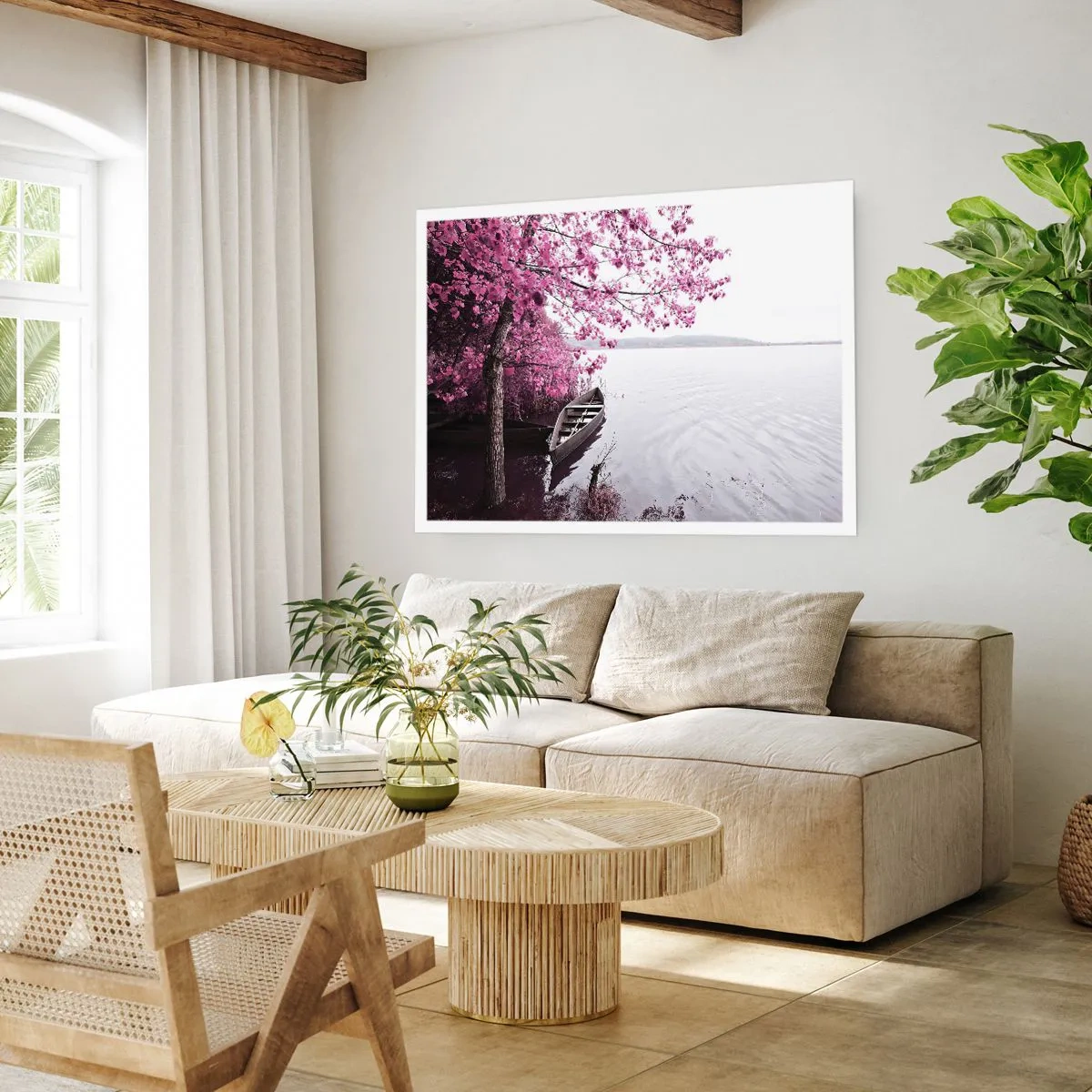 Poster - Ein Boot am Ufer eines Sees zwischen rosa Bäumen - 100x70cm - In rosa Stille - Moderne Wanddekoration für Wohnzimmer und Schlafzimmer ARTTOR