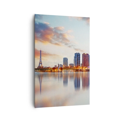 Bild auf Leinwand - Leinwandbild - Panorama moderner Gebäude und des Eiffelturms über dem Wasser - 80x120cm - Die monumentale Ruhe von Paris - Moderne Wanddekoration für Wohnzimmer und Schlafzimmer ARTTOR