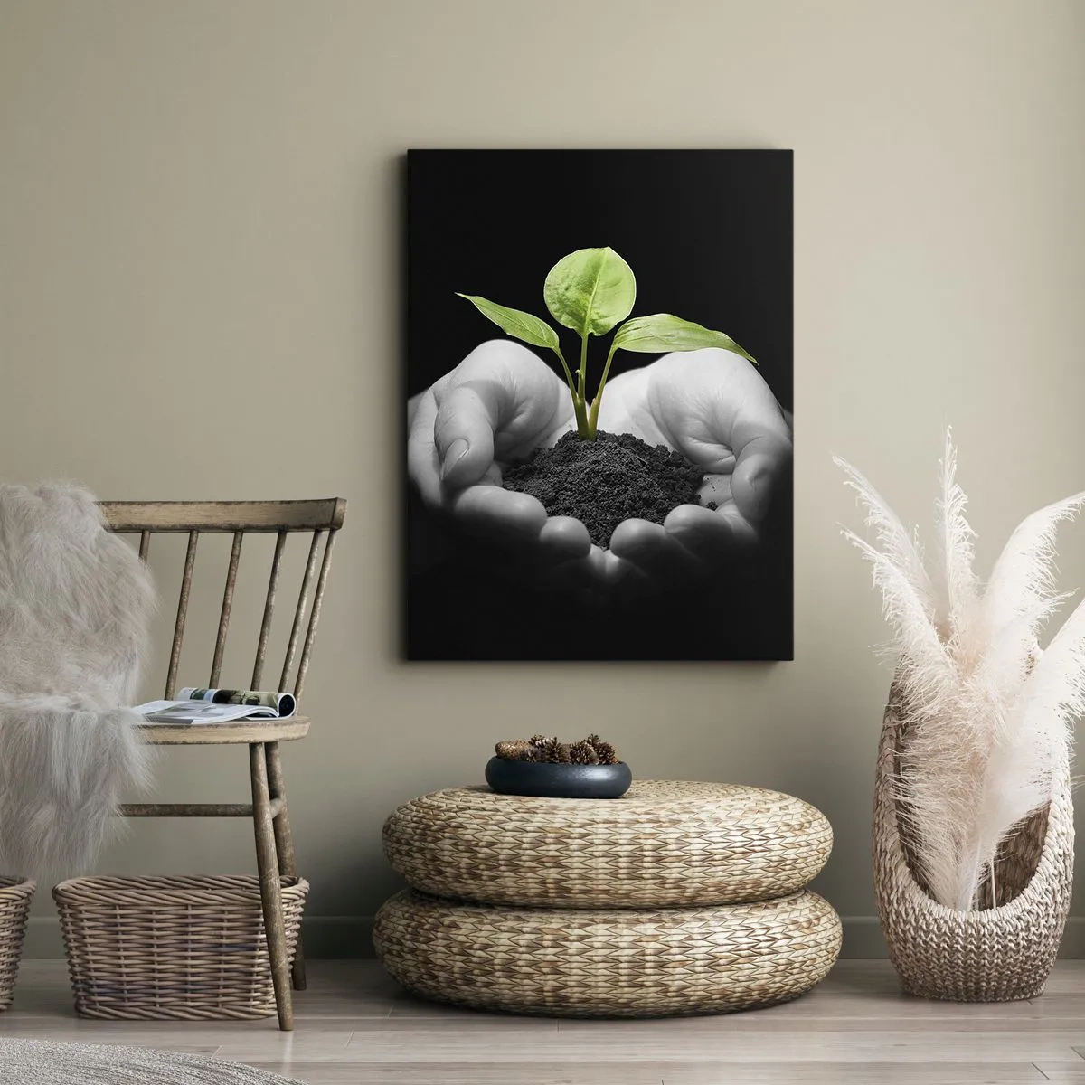 Bild auf Leinwand - Leinwandbild - Hände halten eine grüne Pflanze auf schwarzem Hintergrund - 70x100cm - Ich liebe die Natur, ich beschütze sie - Moderne Wanddekoration für Wohnzimmer und Schlafzimmer ARTTOR